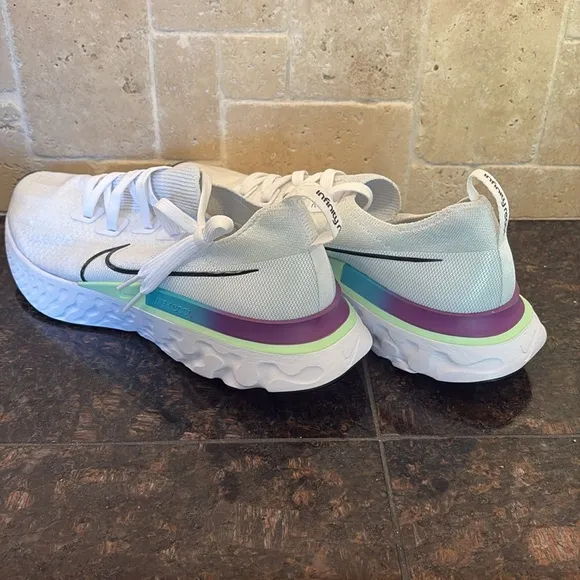 Nike React Infinity Run Flyknit White Vapor Green NWT $255