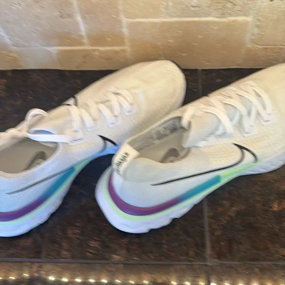 Nike React Infinity Run Flyknit White Vapor Green NWT $255