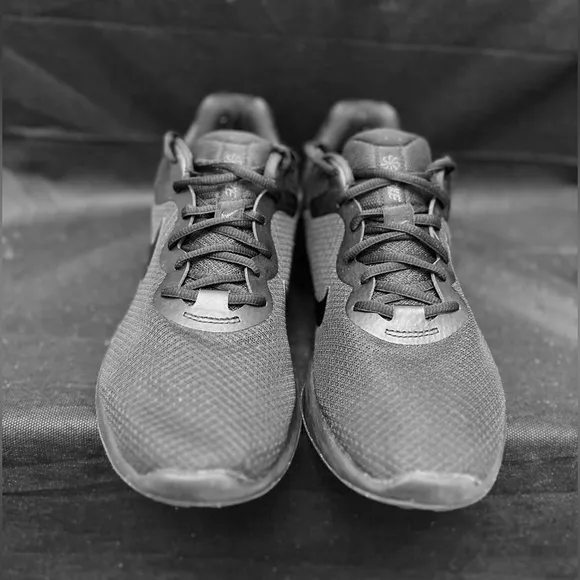 Nike Revolution 6 Triple Black Running Shoe DC3728-001 Men’s Size 10.5