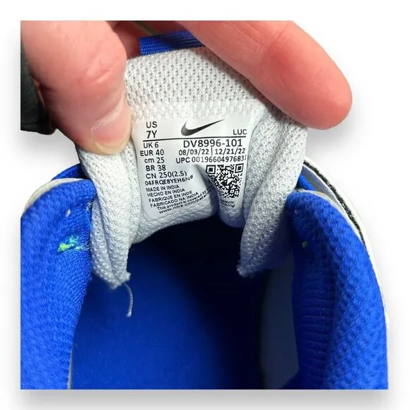 Nike Team Hustle D11‎ GS 'Green Strike Racer Blue' Size 7Y DV8996-101