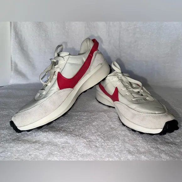 Nike Waffle Debut Women shoes.