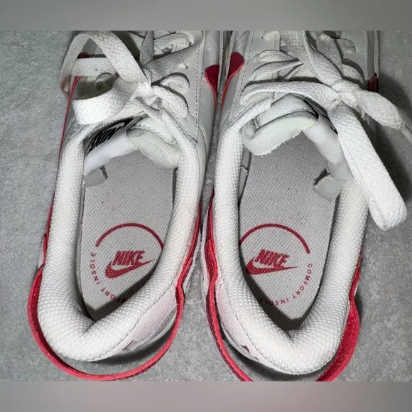 Nike Waffle Debut Women shoes.