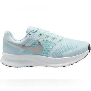 Nike Women’s run swift 3 in Glacier Blue/Metallic. Size 7.5 NWT in box.