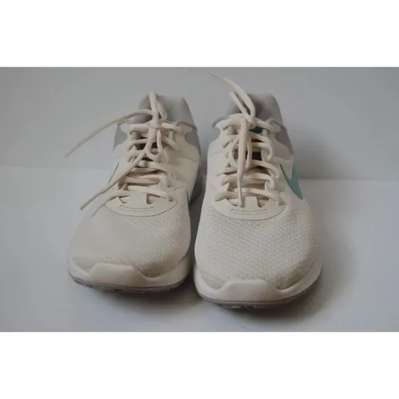 Nike Women’s Sz 7 White Sneakers Running Revolution 6 Next Nature Shoes