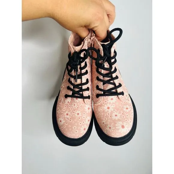 NWOB Art Class Kids Floral Lace Up Zipper Boots Size 1