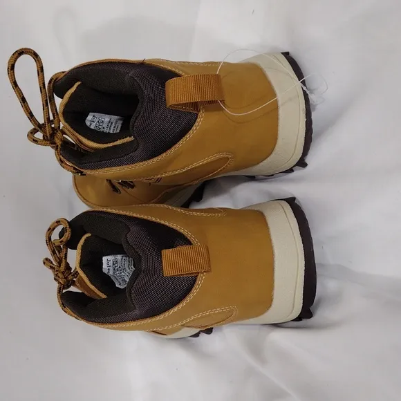 NWOB Avalanche Camel Steep Lace Up Hiking Boots Womens Size 7.5