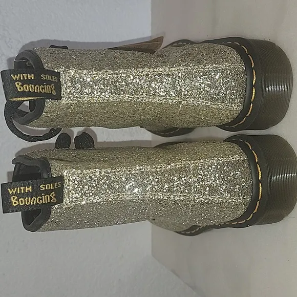 NWOB Dr Martens Farrah 1460 Gold Chunky Glitter Boots Women’s 9
