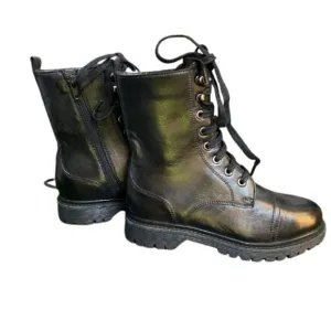 NWOB Zodiac Women's Bruna Lace Up Black Combat Ankle Boots Size 5-$105