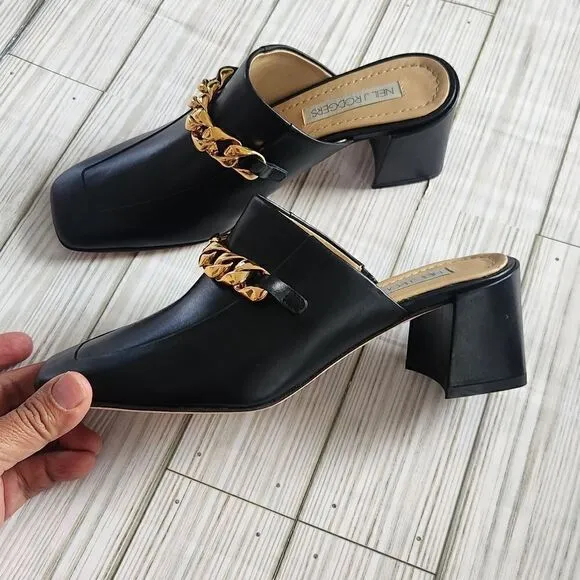 NWOB Neil J. Rodgers Black Mule Shoes Chain Embelished Size 5