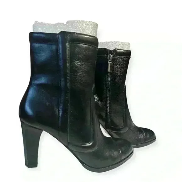 NWOT Banana Republic Black Leather Ankle Boots Women's Zip-Up Booties size 8