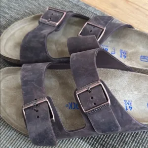 NWOT Birkenstock Brown Arizona Sandals