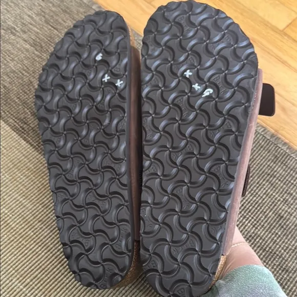 NWOT Birkenstock Brown Arizona Sandals