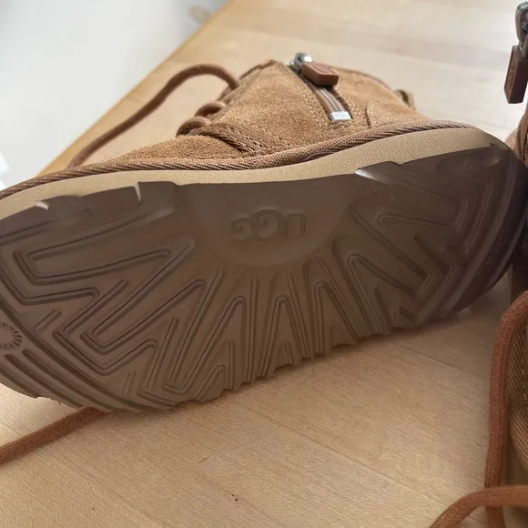 NWOT Kids Lace Up Ugg Boots