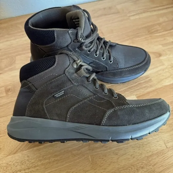 NWOT Nunn Bush Men's Excursion Lite Moc Toe Chukka Boots Size 8