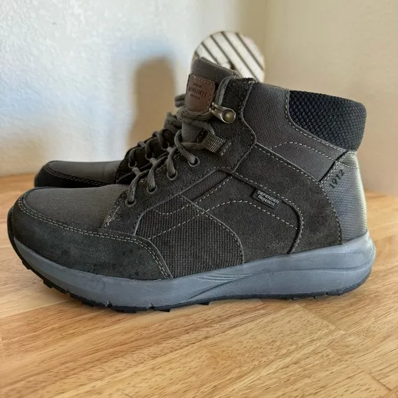 NWOT Nunn Bush Men's Excursion Lite Moc Toe Chukka Boots Size 8