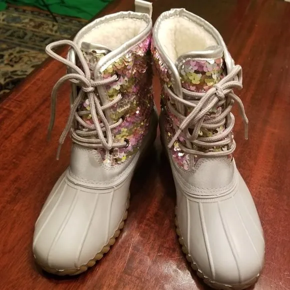 NWOT | Olivia Miller | Girls | Flippy Sequin | Duck Boots | Size: 3