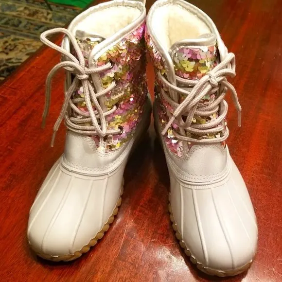 NWOT | Olivia Miller | Girls | Flippy Sequin | Duck Boots | Size: 3