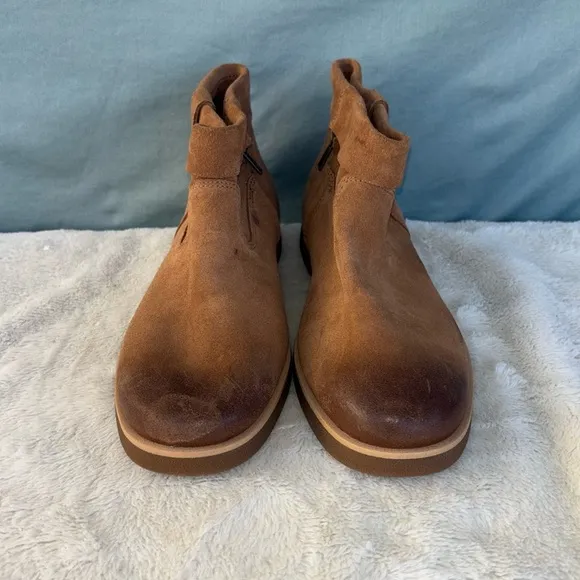 NWOT UGG Josefene Cuff Women's Suede Boots in Chestnut Size 9.5 Booties