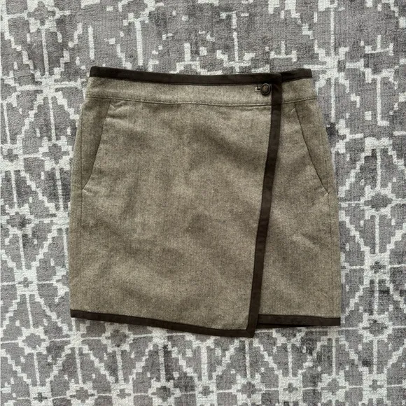 NWT 4 Charlotte Ronson Wrap Mini Skirt Tweed Twill Brown Tan faux suede pockets