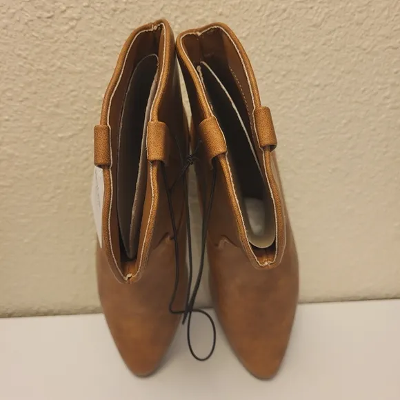 NWT Arizona Jean Co Meyer Cognac Boots Size 9M