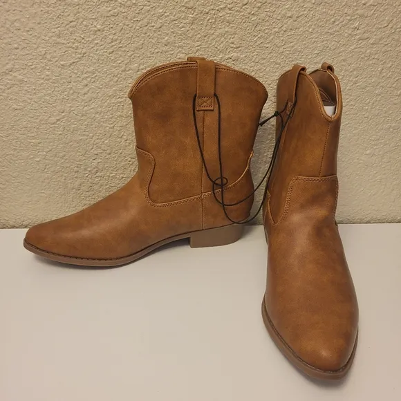 NWT Arizona Jean Co Meyer Cognac Boots Size 9M