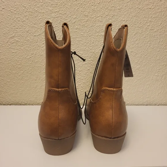 NWT Arizona Jean Co Meyer Cognac Boots Size 9M