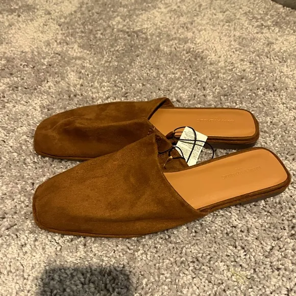 NWT Banana Republic Cognac Brown Women's Shoes Soft Suede