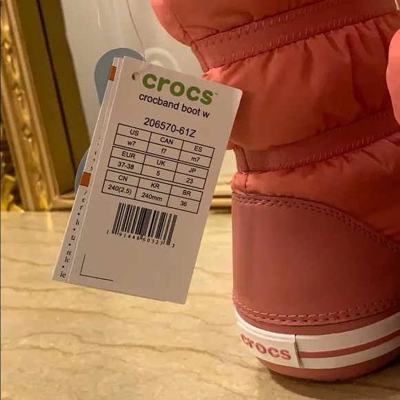 NWT Crocs Crocband Boot. Size 7.