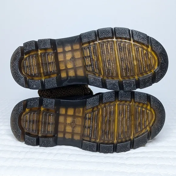 NWT Dr. Martens Combs Casual Combat Boots Black Wyoming Unisex W 6 M 5