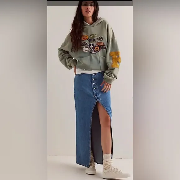 NWT FREE PEOPLE We the Free Chani Denim Skirt Size 30 Sweetly Stoned