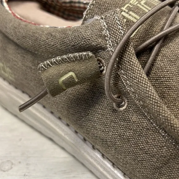 NWT Hey Dude Wally Canvas Nut Shoes | Men’s Size 10 | Lightweight &amp; Travel Ready