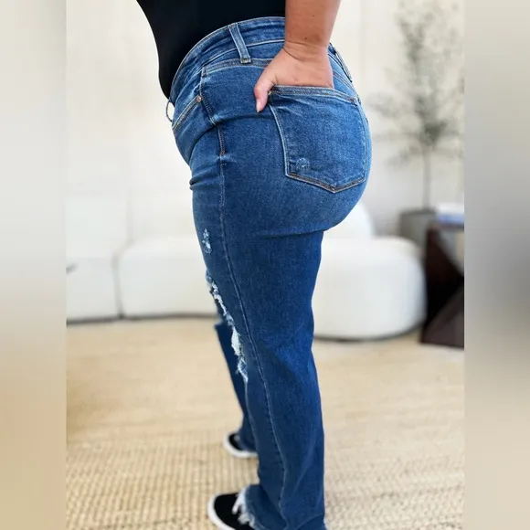 NWT Judy Blue PLUS   REG Size Mid Rise Distressed Raw Hem Straight Leg Dad Jeans