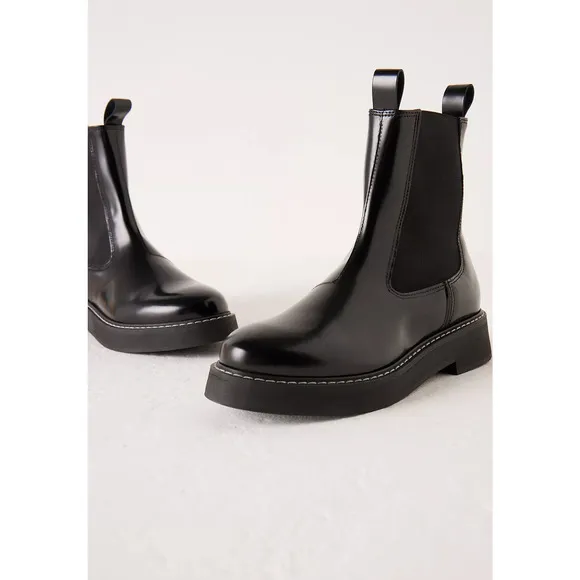 NWT Pilcro Leather Black Chelsea Boots - EU 38 (7.5-8.0 US)