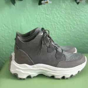NWT SOREL Kinetic Breakthru Caribou Waterproof Boot in QUARRY SEA SALT sz 9.5