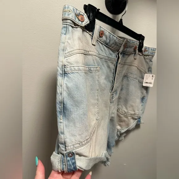 NWT- Women’s Palmer Denim Shorts Size 31 by Free People - La La Land Mid Rise
