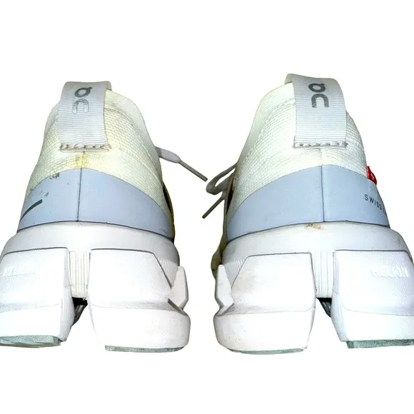 ON RUNNING CLOUDSWIFT 4 WHITE/ GRAY SNEAKERS