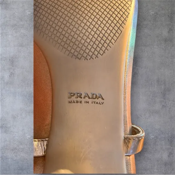 PRADA-AUTHENTIC LUXURY GUNMETAL LEATHER CRYSTALS IT 38  US 7.5