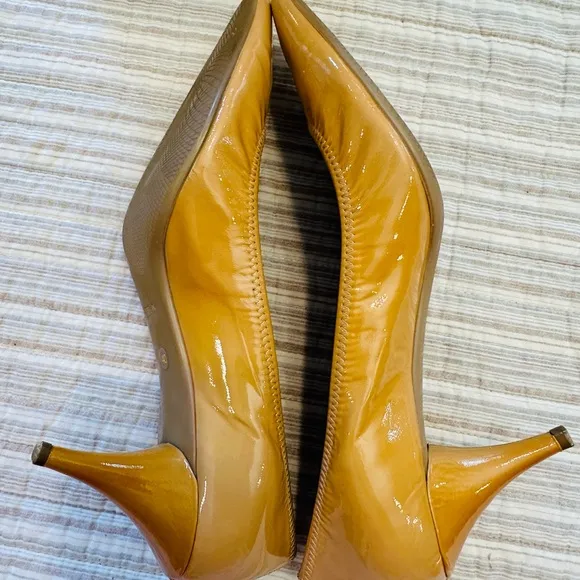 PRADA Calzature Donna Vernice Soft Cipria, Size 40 (box &amp; dust bag)