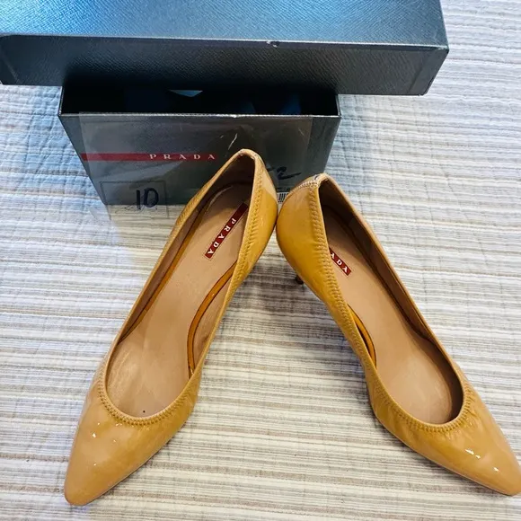 PRADA Calzature Donna Vernice Soft Cipria, Size 40 (box &amp; dust bag)
