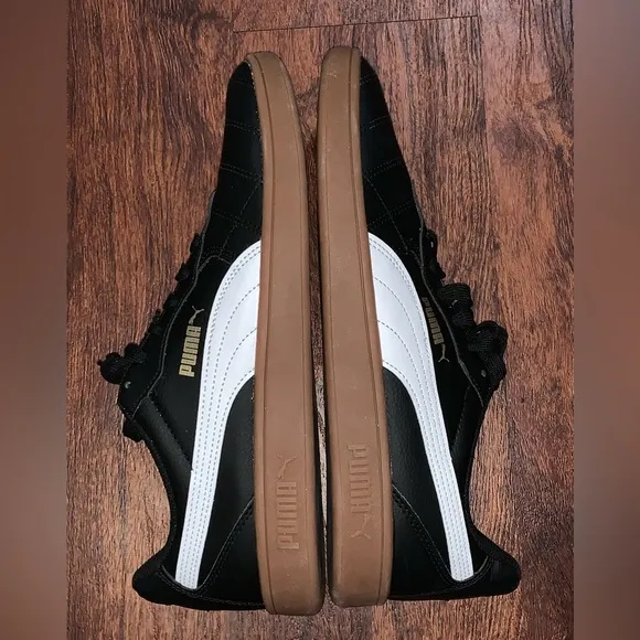 Pumas size 11