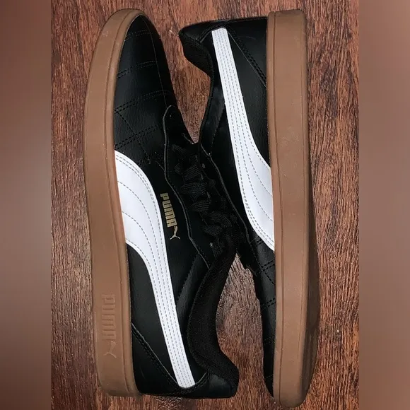 Pumas size 11