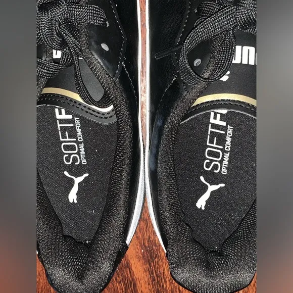 Pumas size 11