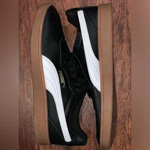 Pumas size 11