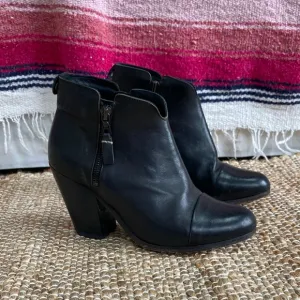 Rag &amp; Bone Margot side zip ankle booties black size 37.5 leather festival rocker
