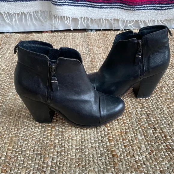 Rag &amp; Bone Margot side zip ankle booties black size 37.5 leather festival rocker