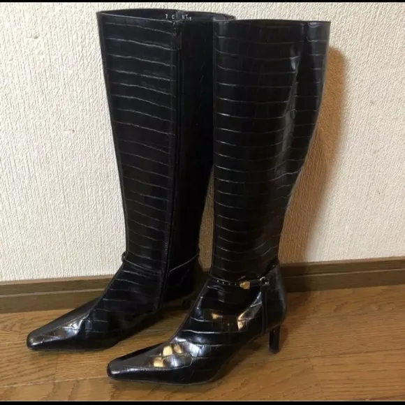 Ralph Lauren Stiletto Crocodile Leather Boots With Clasp