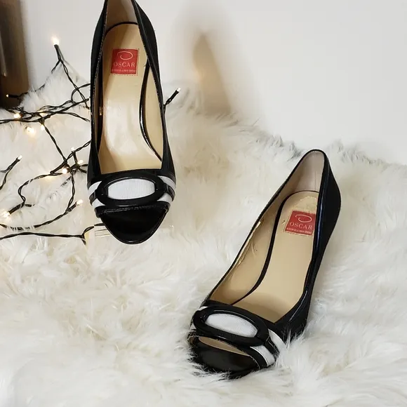 RARE Oscar de la Renta O Calada Peep Toe Heels 7.5 Luxury Elegant Castlecore