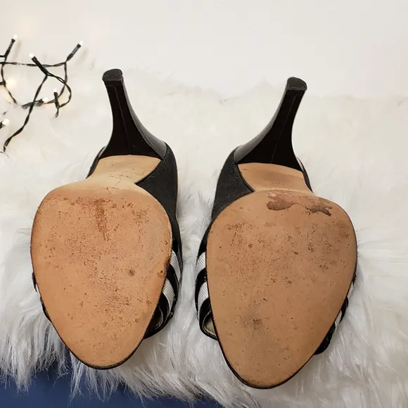 RARE Oscar de la Renta O Calada Peep Toe Heels 7.5 Luxury Elegant Castlecore