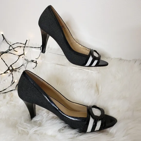 RARE Oscar de la Renta O Calada Peep Toe Heels 7.5 Luxury Elegant Castlecore