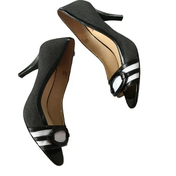 RARE Oscar de la Renta O Calada Peep Toe Heels 7.5 Luxury Elegant Castlecore
